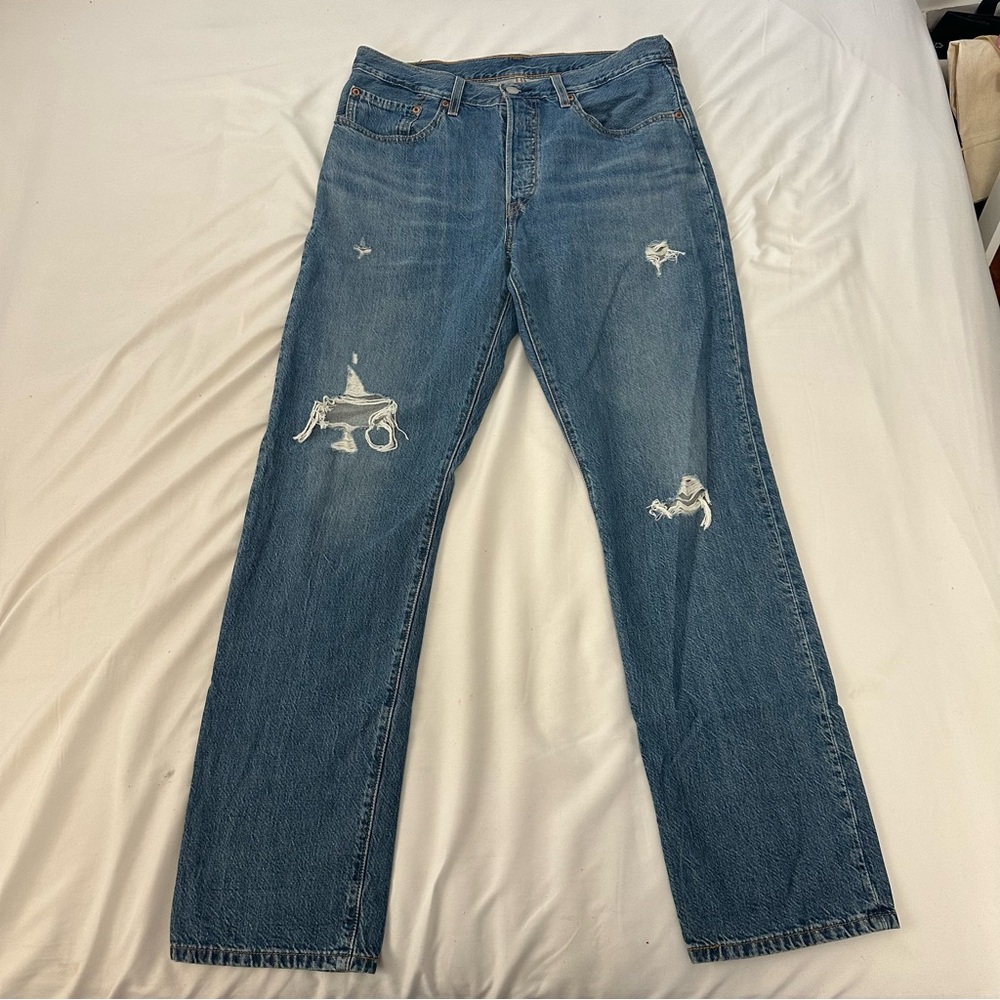 LEVIS